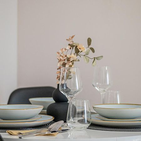 Luxury Residences & Suites In Central Brasov At Coresi Mall المظهر الخارجي الصورة